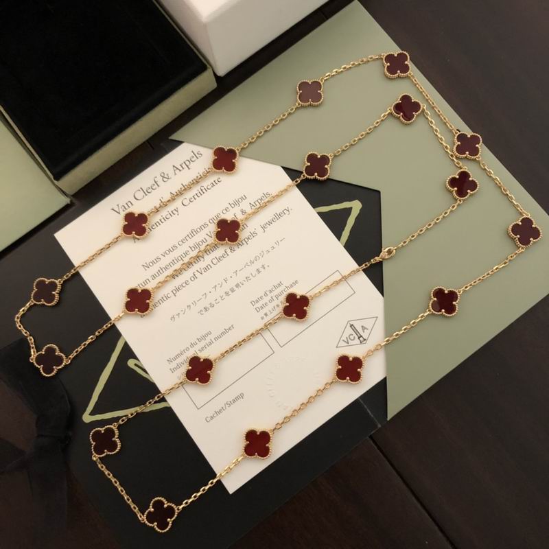 Van Cleef & Arpels necklace 12yxq24
